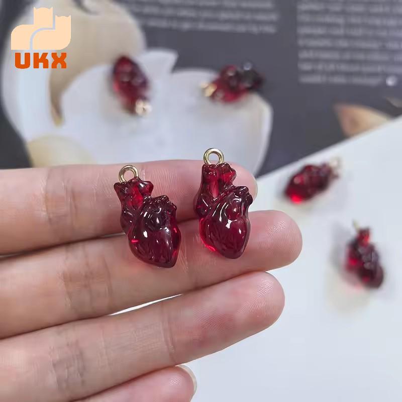 Bộ 10 Chiếc Trang Sức Halloween: Bông Tai, Mặt Dây Chuyền và Vòng Tay Hình Trái Tim Đỏ Plastик