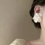 Bông tai ngọc trai trắng cổ tích từ bạc kim pháp - Xu hướng thời trang mới