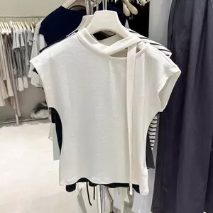 Áo thun Tencel màu be form slim dành cho streamer, chất liệu mỏng nhẹ