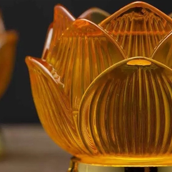 Đèn Dầu Thờ Cúng Hình Hoa Sen Lưu Ly Vàng - Đèn Bàn Thờ Cúng Gia Tiên, Thần Tài, Thờ Phật - Chất Liệu Cao Cấp [ Đèn 035]