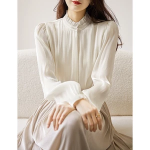 Áo sơ mi nữ nhiều màu sắc, phù hợp cho streamer năm 2025