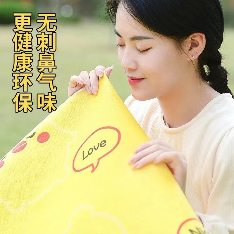 Thảm dã ngoại đa năng, chống thấm nước, tiện lợi cho chuyến hành trình
