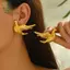 Bông tai hình bồ câu từ kim loại có chi tiết giống kim cương - Trang sức nữ hiện đại cho vẻ ngoài thanh lịch