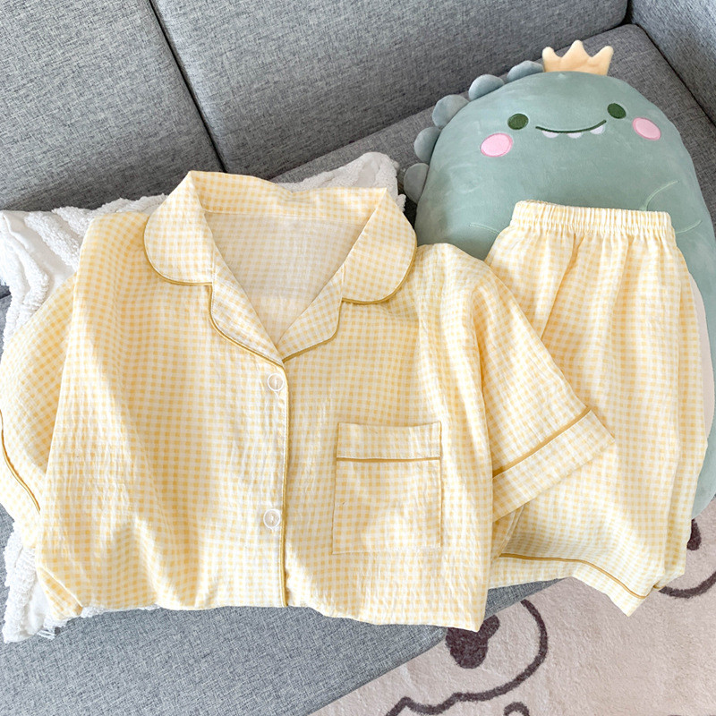 Bộ đồ ngủ màu hồng mềm mại dành cho nữ, phù hợp mùa xuân hè