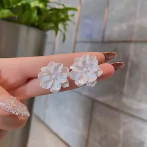 Bông Tai Hoa Trắng Phong Cách Hiện Đại Hàn Quốc, Trang Sức Dự Tiệc