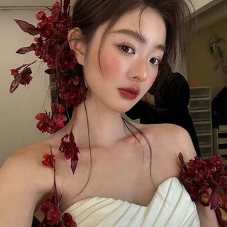 Mũ đội đầu màu đỏ phong cách Trung Hoa cho cưới hỏi với sườn xám