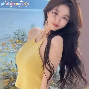 Khung ảnh nữ ngọt ngào gợi cảm cho mùa hè, thiết kế halter không tay slim camisole