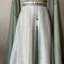 Cổ Điển Phong Cách Hanfu Với Thiết Kế Eo Hẹp, Nút Áo Và Tua Rua Sáng Tạo