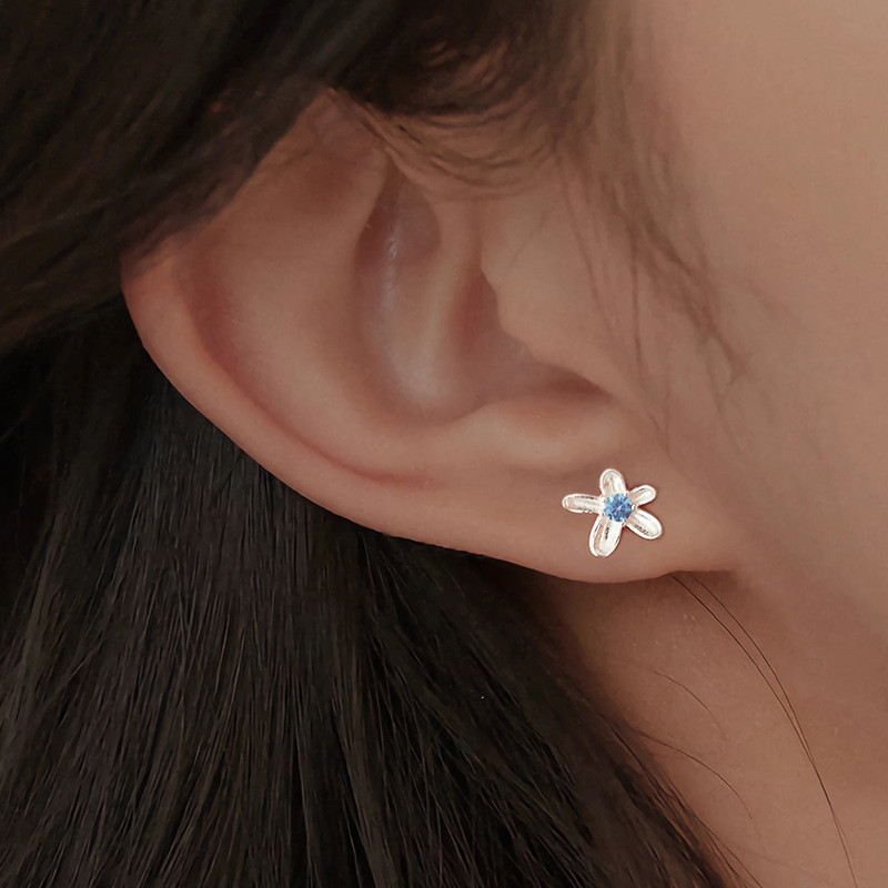 Bông tai hoa zircon màu xanh bạc nguyên chất 999