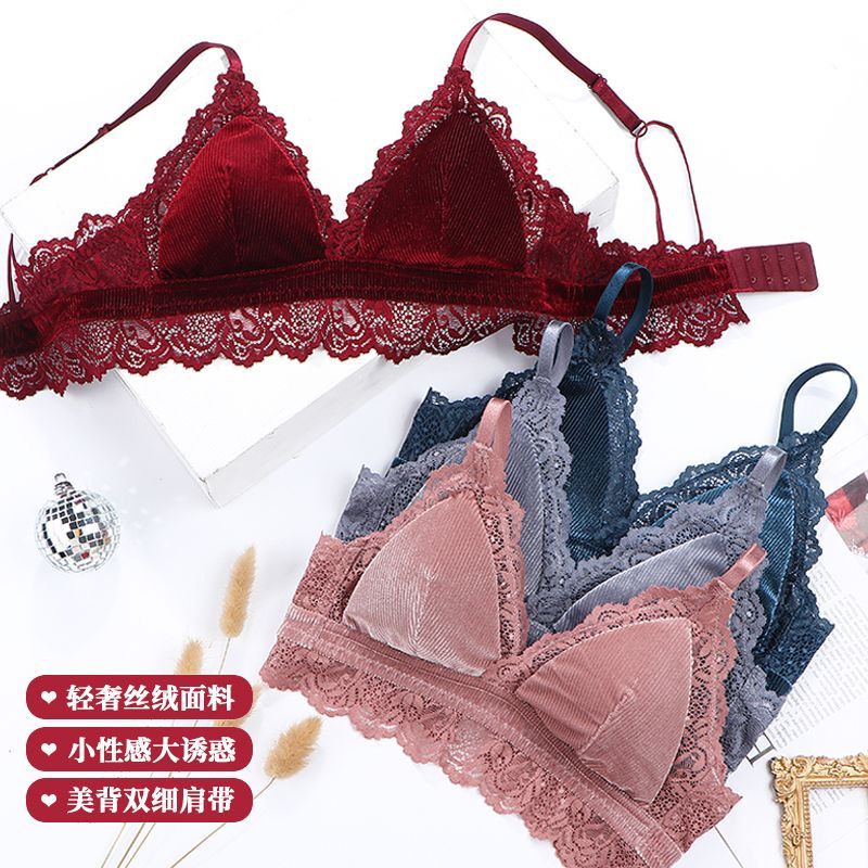 Quần lót đỏ nữ gợi cảm với ren mềm mại, phù hợp cho lễ hội