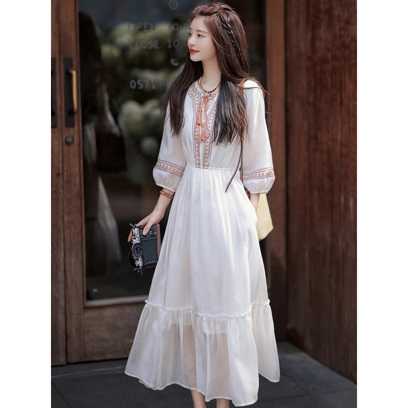 Đầm cao cấp, ôm eo, kiểu bohemian nhẹ nhàng như cổ tích, mẫu đầm hè mới, chất liệu trắng mỏng, thanh lịch