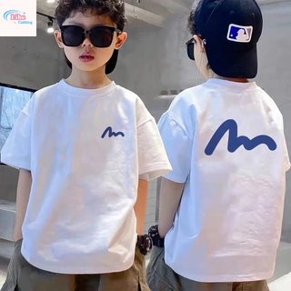 Áo thun ngắn tay cho bé trai với chữ "hello" tiếng Anh và một hình in nhỏ đơn giản; kiểu dáng thoải mái và dễ phối đồ.