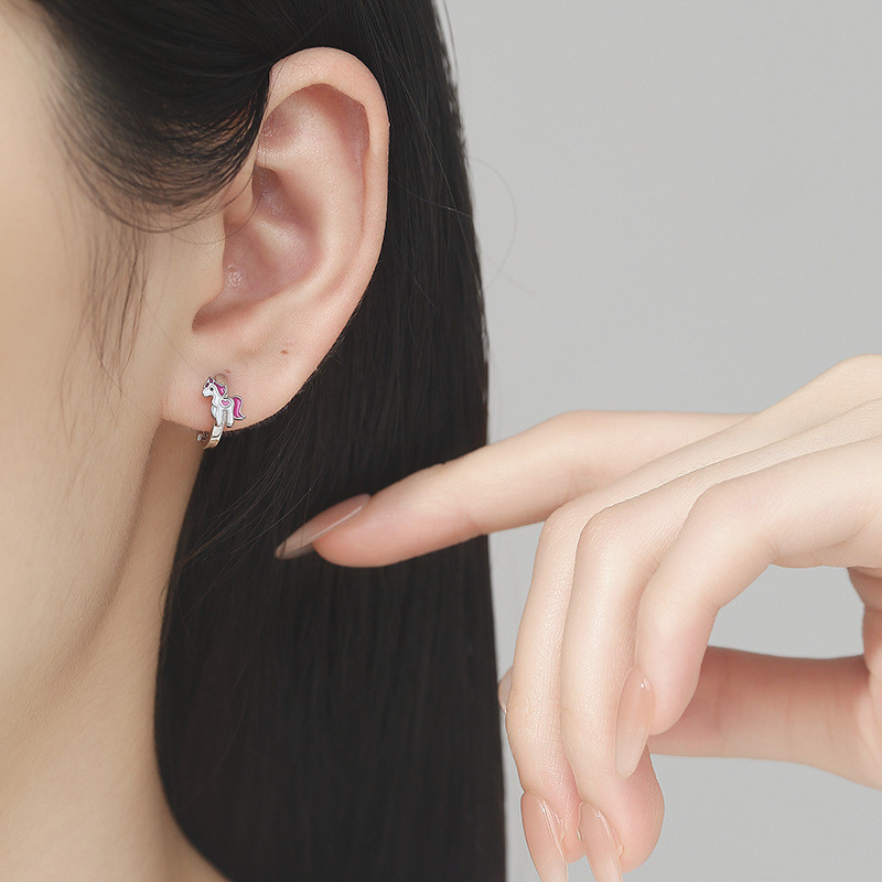 Bông tai hình trái tim hoạt hình bạc 925