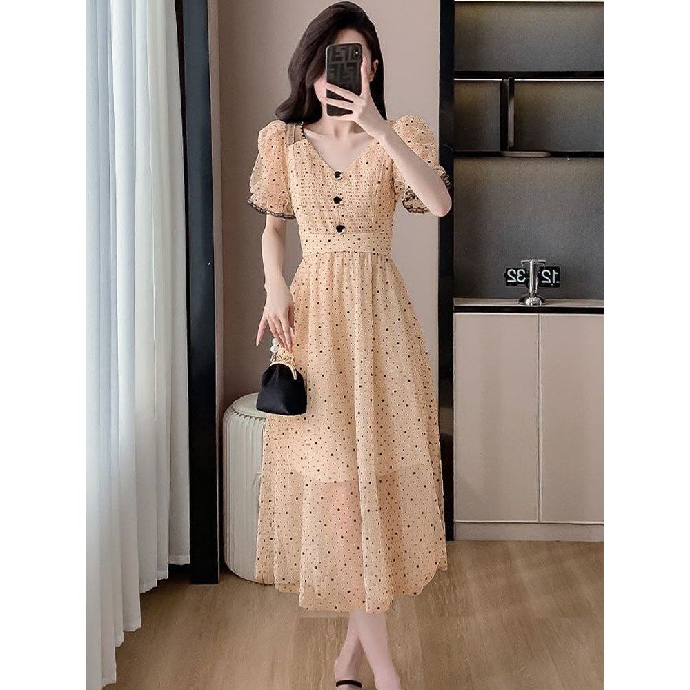 Váy mùa hè mới với chất liệu lưới, chân váy dài vừa phải, cổ chữ V, phong cách nhẹ nhàng, siêu thời trang và thanh lịch