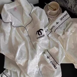 Bộ đồ ngủ nhung họa tiết gấu mới dành cho nữ, sang trọng và dày dặn, bộ dài tay mặc ở nhà trẻ trung