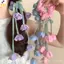 Scrunchie tóc hoa Lily của Thung lũng và tulip với tua rua treo - Phụ kiện tóc đẹp dành cho nữ