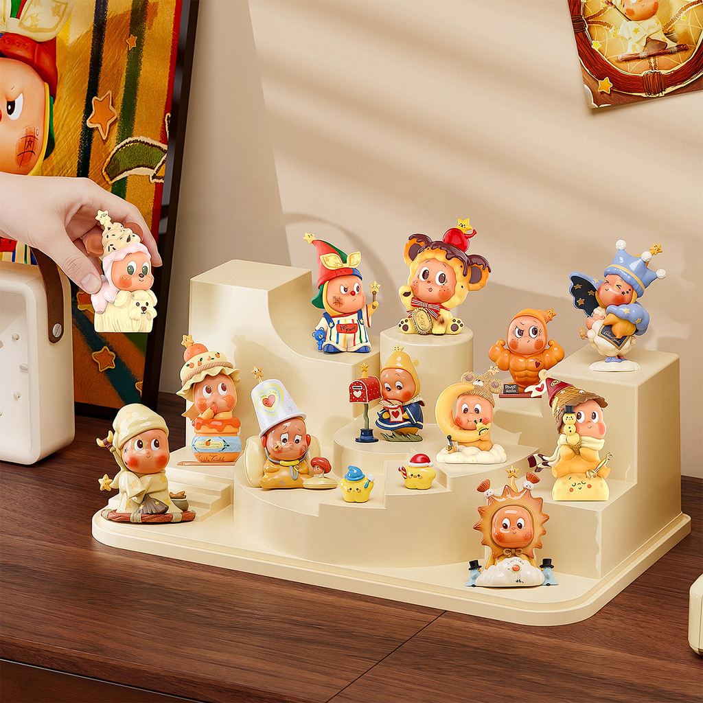 Tủ trưng bày Blindbox màu kem kệ mô hình Acrylic trong suốt chống bụi không cần lắp đặt | BigBuy360 - bigbuy360.vn
