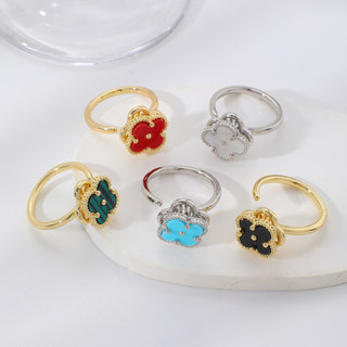 Nhẫn nữ phong cách châu Âu và Mỹ, thiết kế xoay được với họa tiết hoa bốn lá đa màu sắc.
