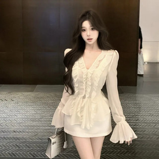 Váy ngắn nguyên chất phong cách Pháp, cổ chữ V, phù hợp mặc mùa hè và phối cùng túi hông.