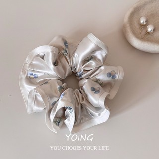 Scrunchy cao cấp satin hoa, nhẹ nhàng - Perfect cho đuôi ngựa thấp và phụ kiện tóc