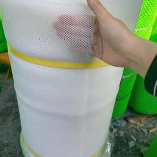 Lưới mủ. Khổ cao 1m dài 5m( dày 2li lỗ nhỏ 3li) . Dùng để làm sàn nuôi cá, nuôi tôm, cua( siêu bền)