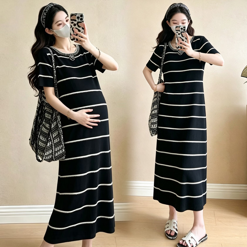 Áo bầu thời trang mùa hè với thiết kế sọc mỏng màu đen trắng tương phản