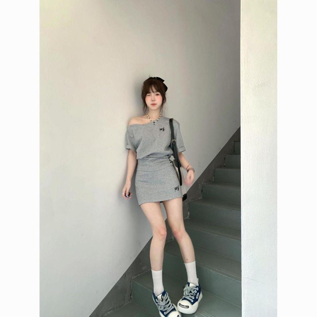 Bộ đồ thể thao phong cách Hàn Quốc dành cho nữ - Váy ngắn tay lệch vai, bộ hai mảnh