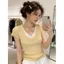 Áo len ngắn tay thêu màu vàng kiểu Pháp, phù hợp mùa hè, form slim-fit