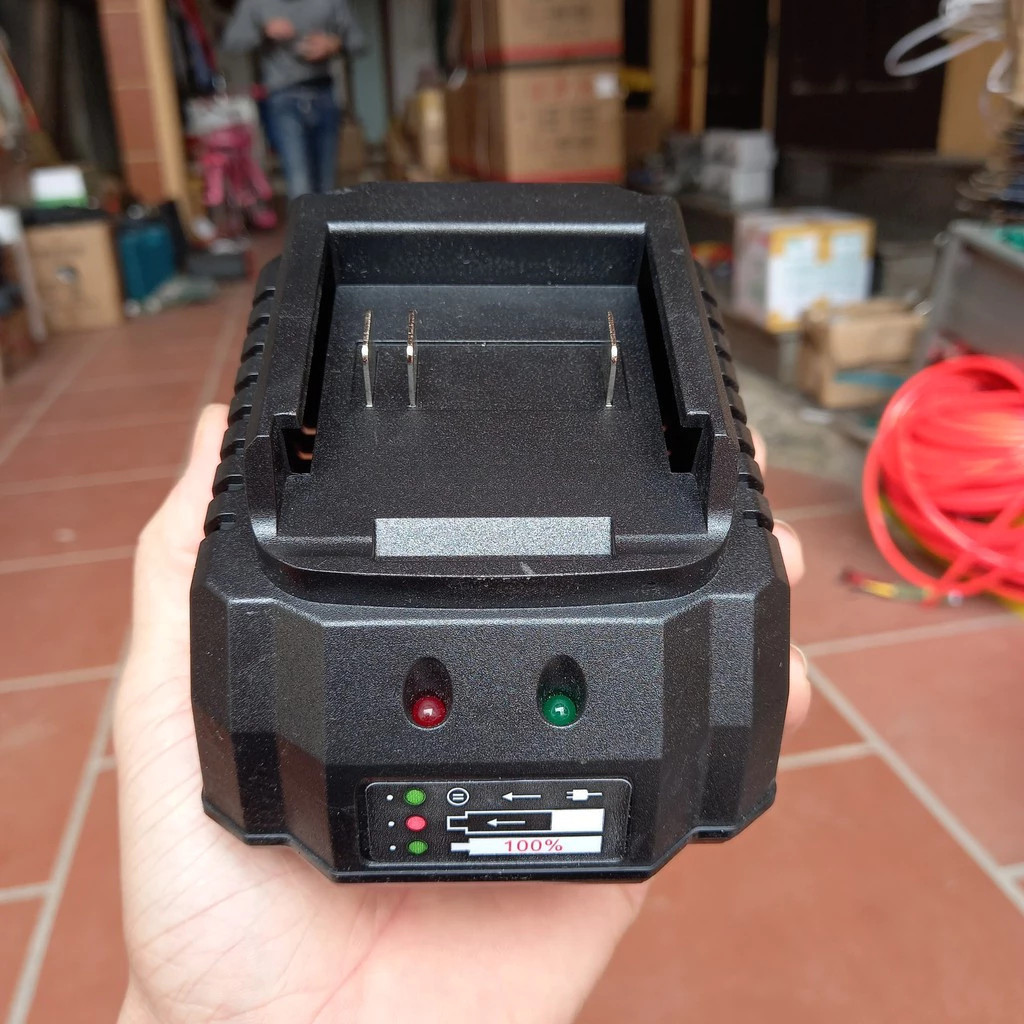 Sạc 21V đa dụng, cho pin không thương hiệu，Sạc pin / Sạc Cốc / Sạc đế，Sạc pin kiểu để cốc (sạc đế)，máy siết bulong