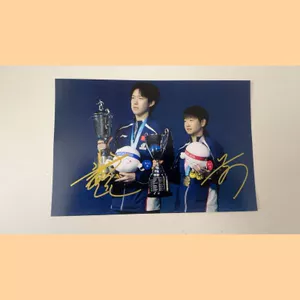 Bán Sản phẩm mới [Ma Cao Satou] Wang Chuqin Sun Yingsha Autographed Photo Drama Xuân Star Hàng hóa Quà tặng cổ vũ Autographed Chất lượng cao