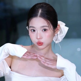 Tua rua ngọc trai giả cao cấp với nơ lớn kẹp tóc, phù hợp cho đám cưới và mũ cô dâu
