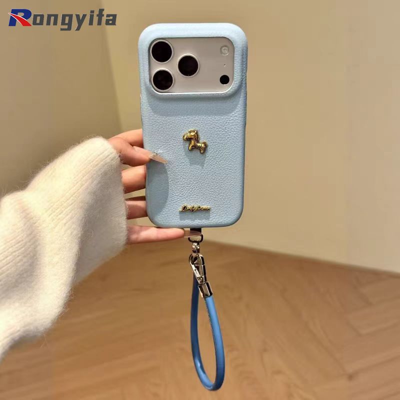 Ốp Điện Thoại Năm Mới Pony Dễ Thương Cho iPhone 17 Pro Max Air 16E 16 15 Plus Pro Max 17ProMax 16ProMax Bao Da Hoạt Hình Ngựa Da PU Chống Sốc Vỏ Mềm Có Dây Buộc Ngắn