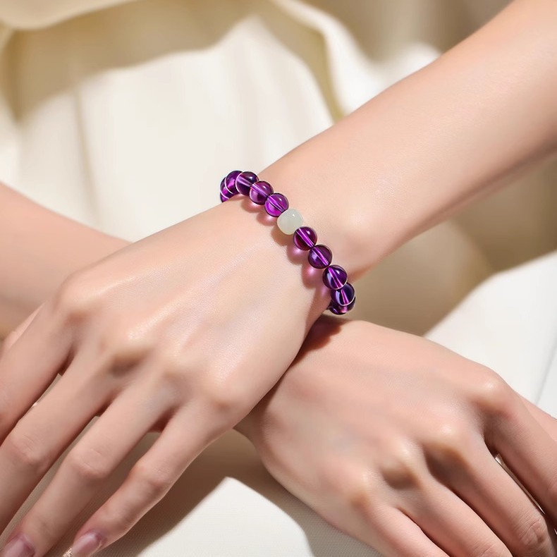 Vòng tay nữ thạch anh tím thời trang và tinh tế
