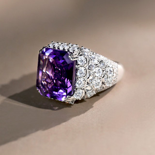 Nhẫn nữ hiện đại với kim cương tím zircon