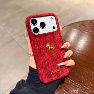 Năm Mới Vải Nhung Đỏ 3D Ngựa Vàng Ốp Lưng Điện Thoại iPhone 17Promax 14 15 16 Pro Max 13 17Pro Chống Sốc Nữ Vỏ Điện Thoại Di Động