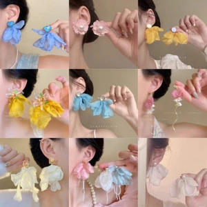 Vải hoa tua rua mặt dây chuyền và bông tai Mori, phù hợp cho kỳ nghỉ hè ở bãi biển