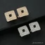Cufflinks vuông kim cương phù hợp với áo sơ mi