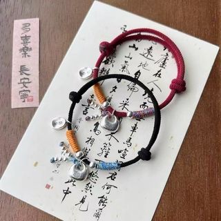 Vòng tay dệt thủ công có thể điều chỉnh, thiết kế mũm mĩm màu dây đỏ, món quà hoàn hảo dành cho nàng