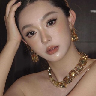 Bộ cổ vuông sang trọng, nhẹ nhàng - Thời thượng