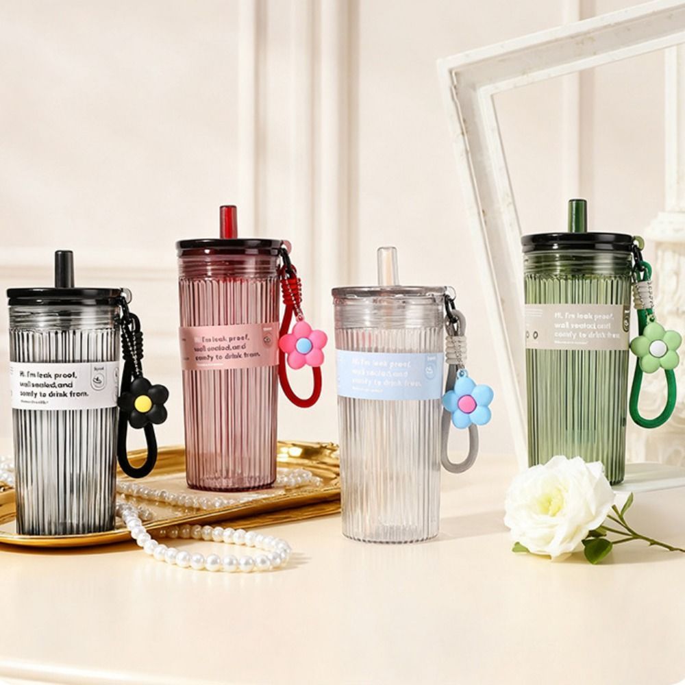 Cốc Rơm Nhựa Mùa Hè AWNGD, Cốc Nước Sinh Viên Chống Rò Rỉ Dung Tích Lớn 650ML, Di Động Có Nắp & Dây Treo Mặt Dây Chuyền Hoa Trong Suốt Cốc Uống Thể Thao Ngoài Trời