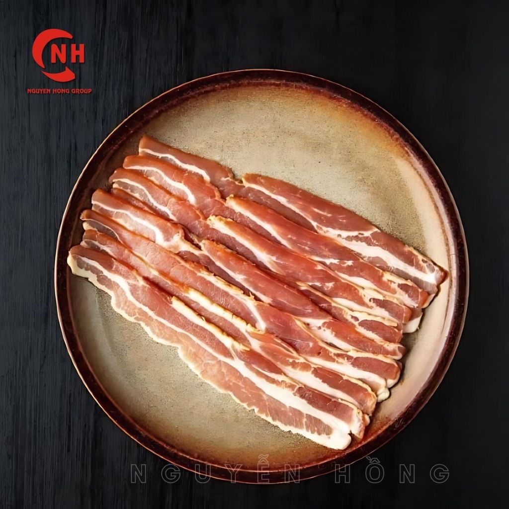 Thịt ba chỉ xông khói cắt lát Remit 55g Nga - hun khói tự nhiên, tạo nên hương vị đậm đà, kết cấu mềm