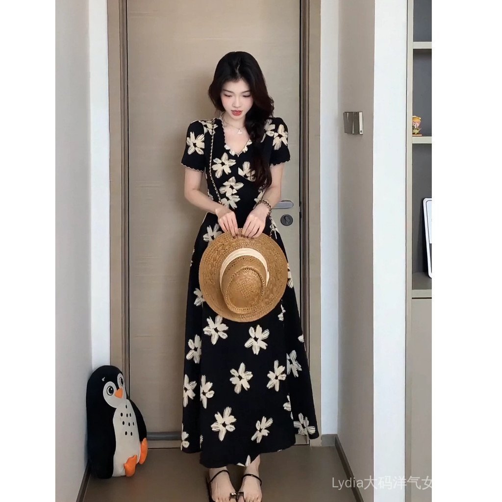 Váy ngắn thiết kế ôm eo kiểu A, cổ chữ V truyền thống - Chất liệu tốt,deal ưu đãi mùa hè