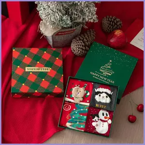 Tất Noel Cho Nữ - Bộ 4 Đôi Chất Liệu Tinh Tế, Thiết Kế Phù Hợp Người Lớn