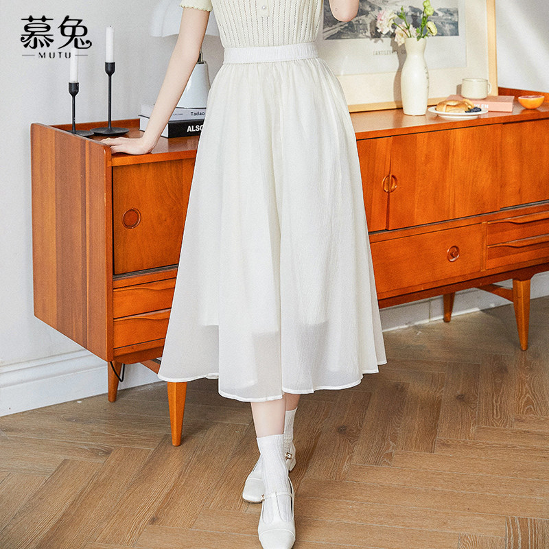 Mutu Pháp cao cấp xếp ly váy chữ A, phù hợp mùa xuân với thiết kế đơn giản và chiều dài vừa phải.
