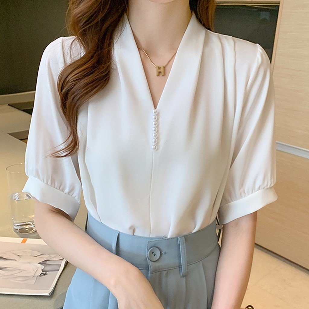 Áo sơ mi voan nữ màu xanh nhạt, cổ chữ V, thiết kế thời trang ngọc trai