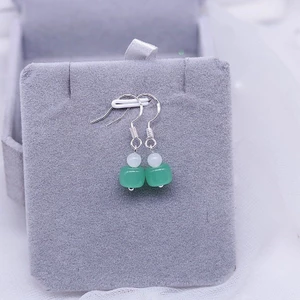 Bông tai ngắn cổ điển và sang trọng, phù hợp thời trang