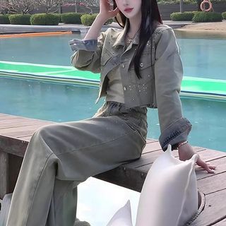 Bộ đồ denim đính đá cao cấp dành cho nữ: áo khoác ngắn thời trang sang trọng và quần dài ống rộng