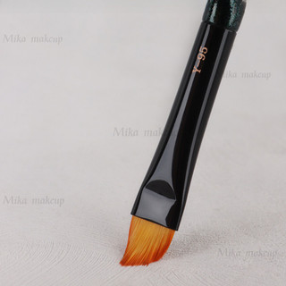 MEIZAI Bàn chải che khuyết điểm  Bàn chải hình tam giác để che rách Trough Vòng tròn tối Nasolabial Gấp đầu phẳng Bàn chải trang điểm