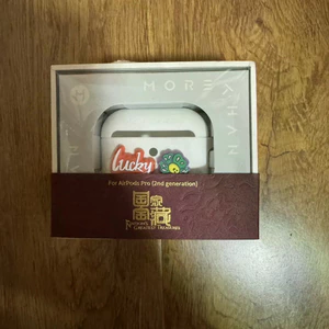 Hộp đựng tai nghe cổ điển Thích hợp cho AirPodsPro2 Hộp bảo vệ lỗ dòng kho báu Phong cách chung Sáng tạo độc đáo