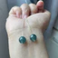 Nhẫn xanh bông tai hạt tròn, thiết kế thanh lịch và tươi đẹp